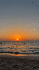 Dubai beachside cafe and sunset scenes captured by witnesses