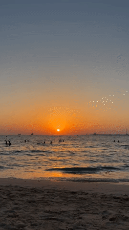 Dubai beachside cafe and sunset scenes captured by witnesses