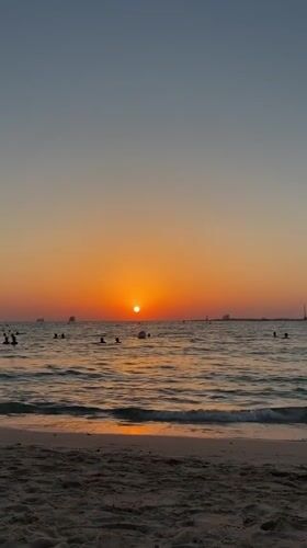 Dubai beachside cafe and sunset scenes captured by witnesses
