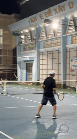 Nha Trang night: tennis, street scenes, and city life