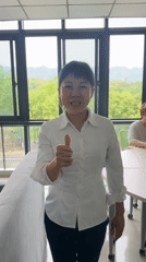Students film informal video content in Jiangjin common room