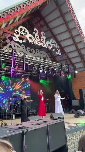 Music festival draws crowds to muddy campgrounds in Sharkan, Russia
