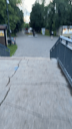 Samara park evening: fairground rides, pond life, and street music