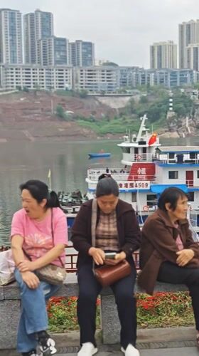 Morning scenes captured across Shapingba District tourist areas
