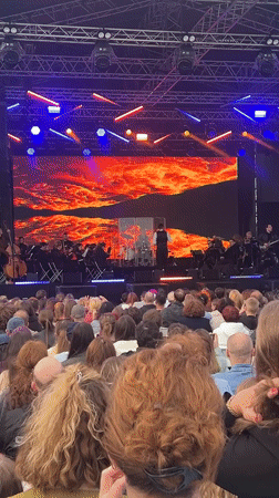 Live concert lights up ROOF PLACE in Saint Petersburg