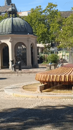 Around Wiesbaden's market square on a clear September afternoon