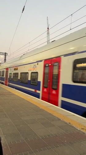 Route 220 train at Herzliya station, bound for Binyamina
