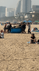 Beach exercise and fishing activities observed in Đà Nẵng