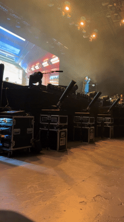 London witnesses document stage performance and restaurant meal