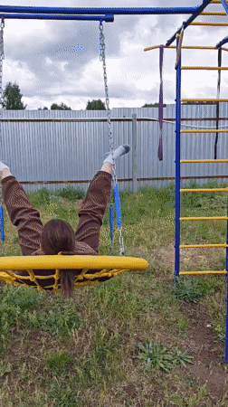 Morning playground activity captured by witnesses in Markovo