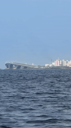 Rough seas observed near Malé bridge amid windy conditions