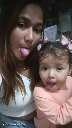 Mother, child share playful selfie moments in Caracas