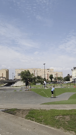 A sunny morning across parks, gardens, and outdoor recreational spaces.