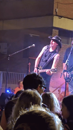 Live rock show lights up the night in Cornellà de Llobregat
