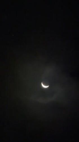 Witness captures moon, temple, cafe scenes in Mengwi, Indonesia