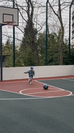 Father-child day out in rainy Sochi includes park visit