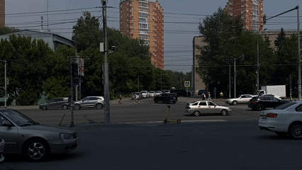 Morning errands and street scenes around a Novosibirsk SPAR