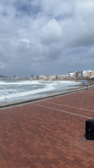 Rough seas and coastal activity observed in Las Palmas