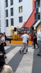 Outdoor dance gathering draws crowd to Berlin courtyard