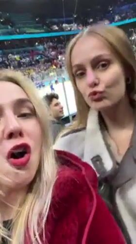 USA defeats Sweden in hockey match at Milano arena