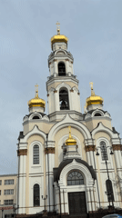 Church and luxury car spotted in Yekaterinburg