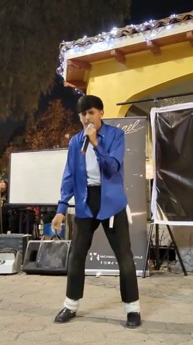 Michael Jackson tribute performance lights up Santiago street stage