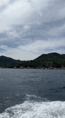 Early morning boat departure from Mae Haad toward island