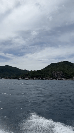 Early morning boat departure from Mae Haad toward island
