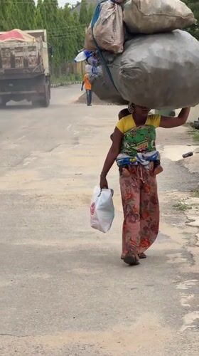 Daily life unfolds across Abuja neighborhoods Thursday morning
