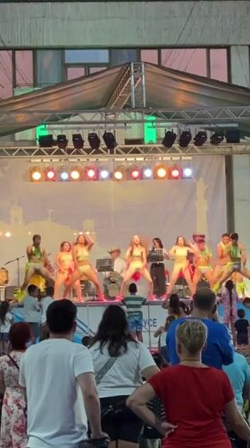 Outdoor dance performance draws a crowd in Ruse, Bulgaria