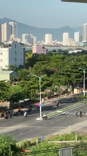 Daily Life Documented in Vietnamese Coastal City