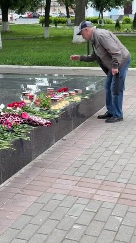 Votkinsk morning: memorials, churches, and street cat murals
