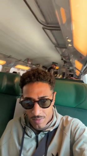 Train passenger takes selfies during journey through Kenitra
