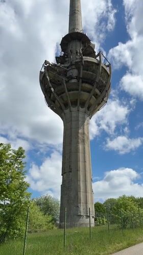 Woman photographs damaged Avala Tower in Serbia