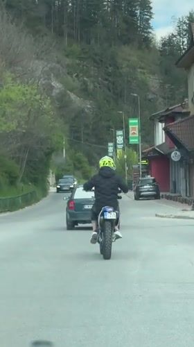 Motorcyclist in yellow helmet spotted on Smolyan street