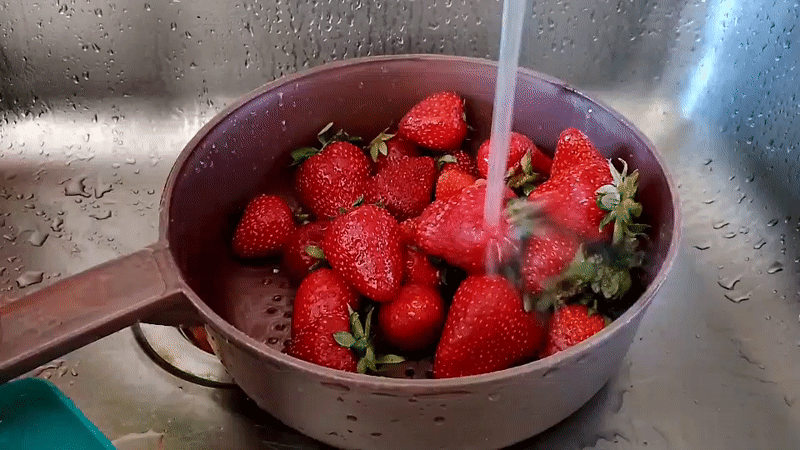 Fresh fruit washing and arranging in Smolyan kitchen