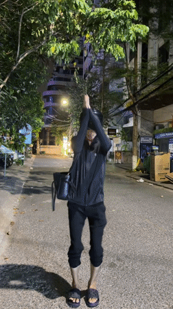 Evening street dancing and café relaxation observed in Đà Nẵng