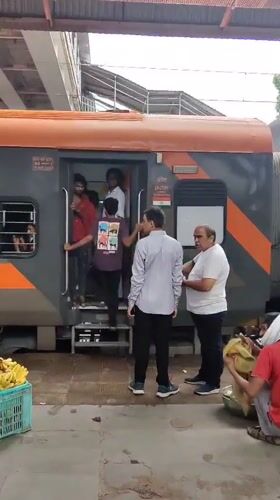 Platform life at Itarsi Junction during morning train activity