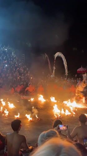 Traditional fire dance performance draws a crowd in Kuta Selatan